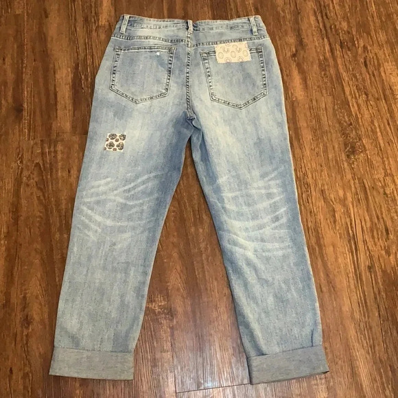 Tru Luxe Jeans Distressed Patchwork Boyfriend Size 6 NWT - Picture 2 of 14